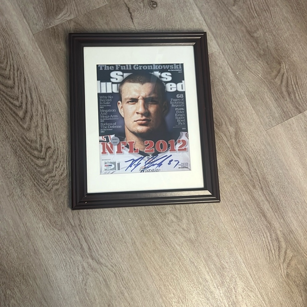 Rob Gronkowski Signed Sports Illustrated JSA COA Autographed Framed